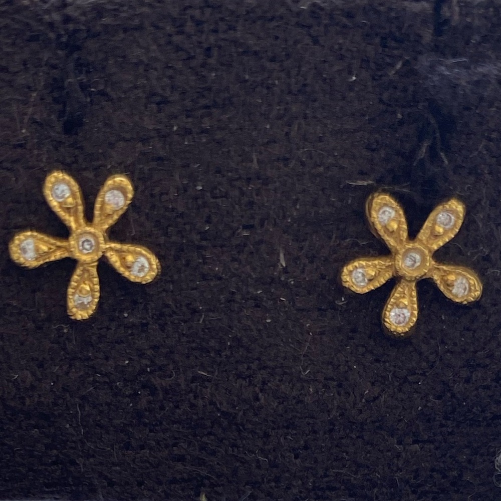 Cathy Waterman Daisy Diamond Posts